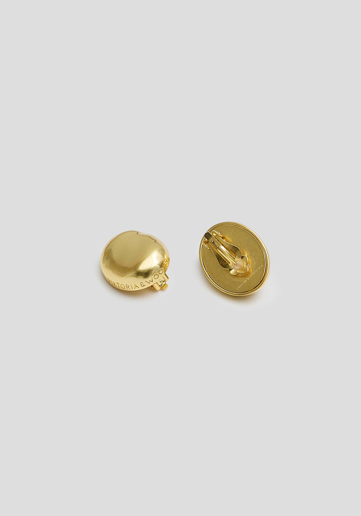 V&W Dome Earrings