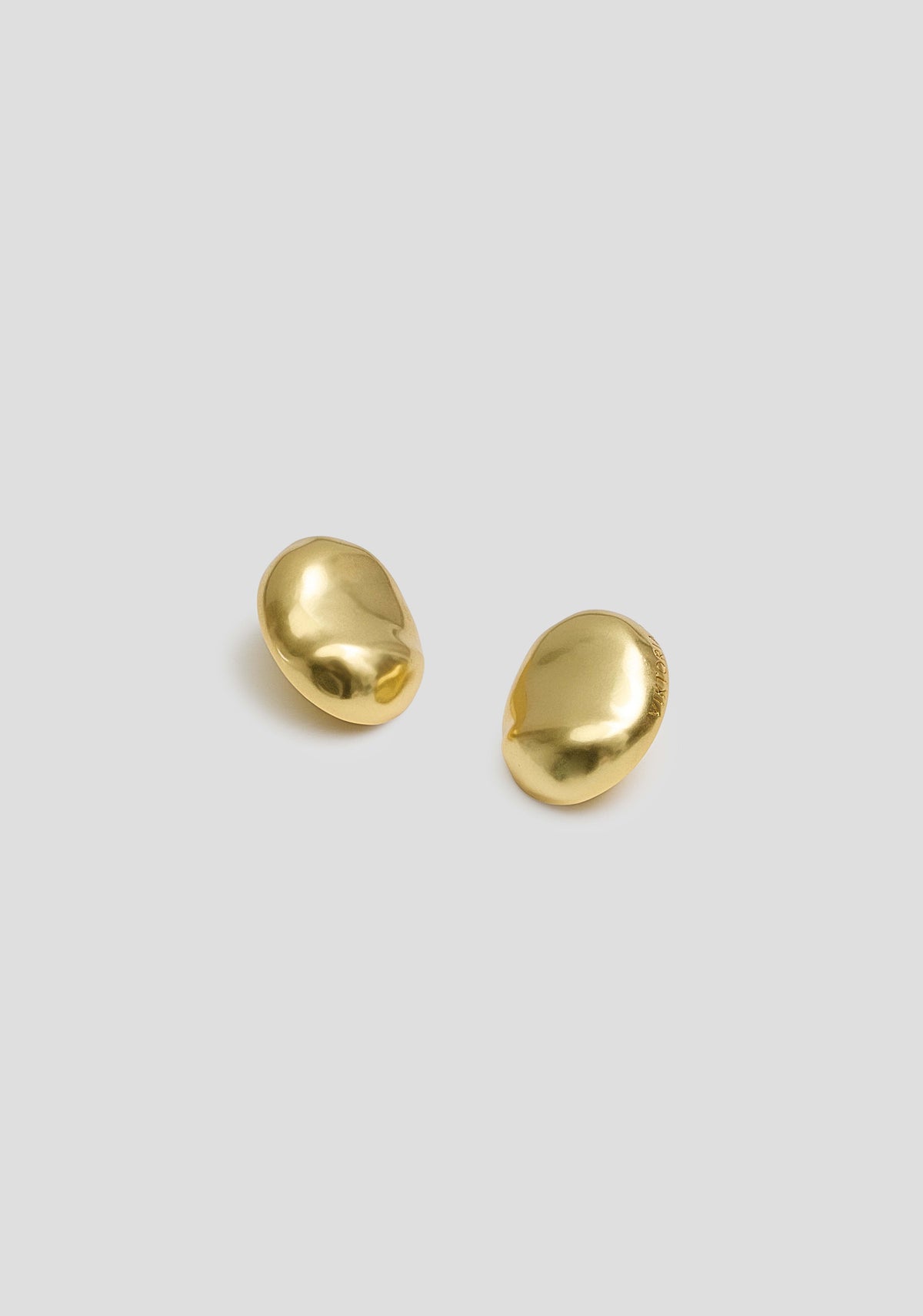V&W Dome Earrings